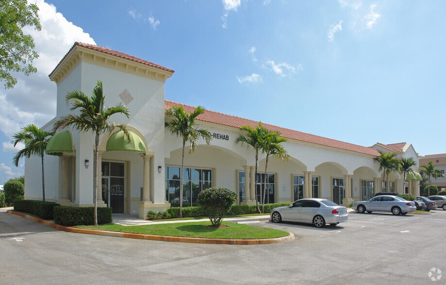 2309 W Woolbright Rd, Boynton Beach, FL 33426