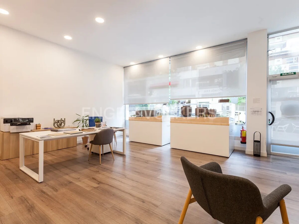 Manresa, BAR 08242 - - - Interior Photo - Image 1 of 6