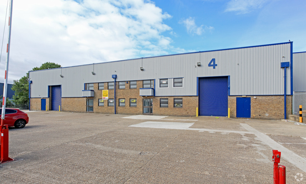 Babbage Rd, Stevenage for lease - Building Photo - Image 3 of 4