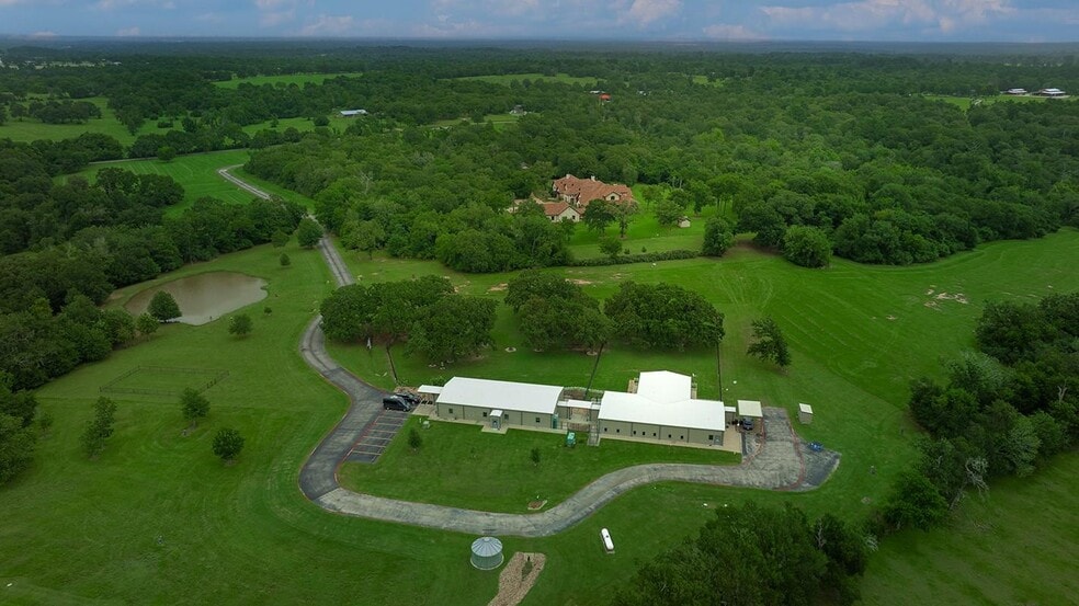 40693 Center Hill Road rd, Hempstead, TX for sale - Building Photo - Image 1 of 88