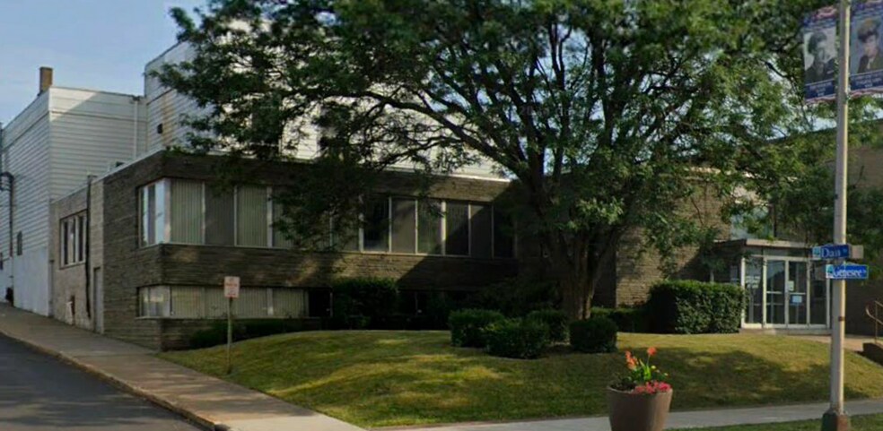 289 Genesee St, Utica, NY for sale - Building Photo - Image 2 of 3