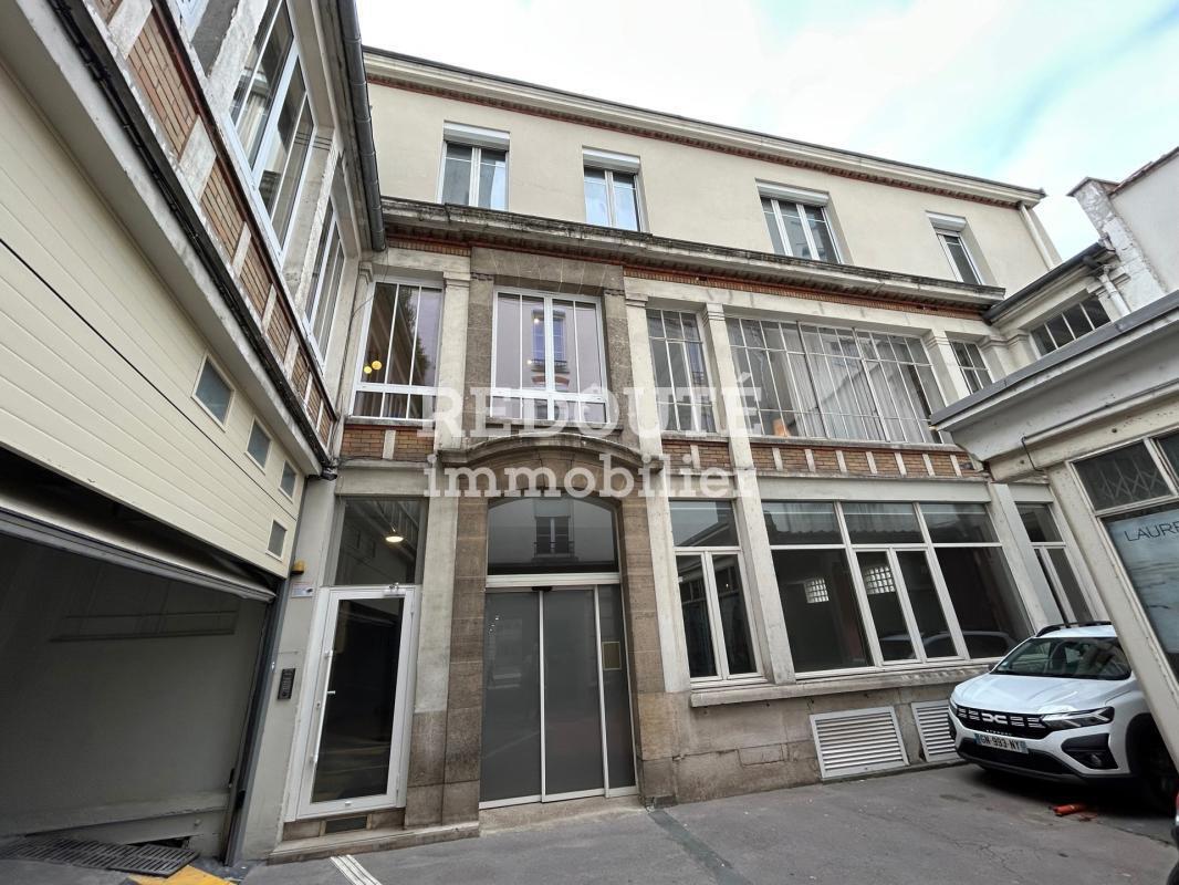 Office in Reims for lease Building Photo- Image 1 of 8