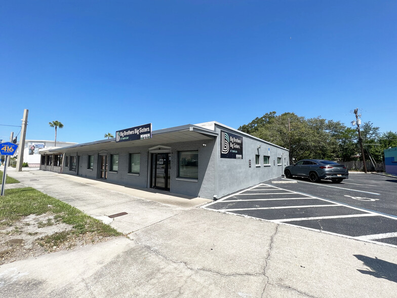 918 W Bay Dr, Largo, FL for sale - Building Photo - Image 1 of 1