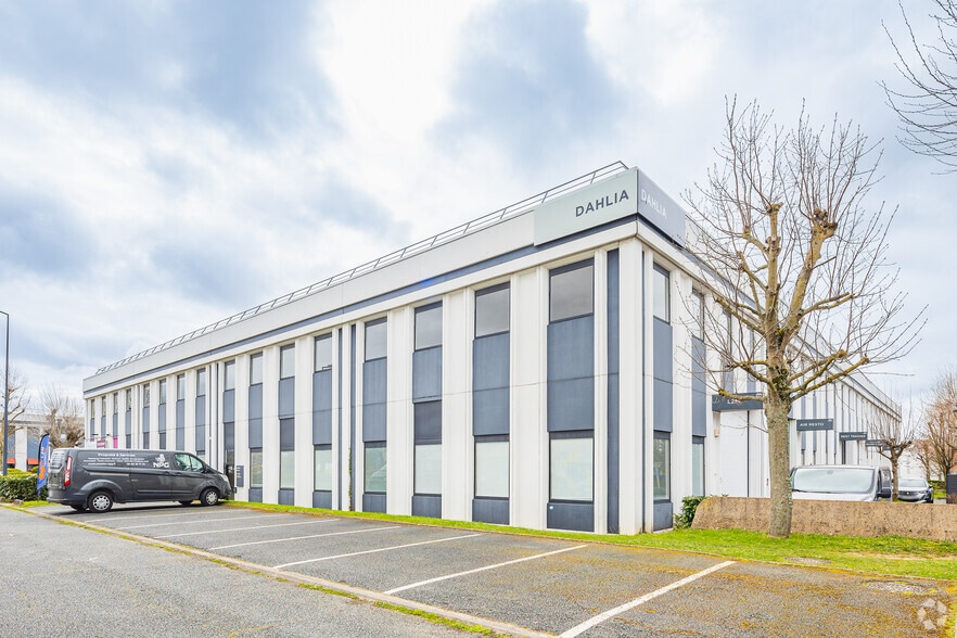 10 Avenue Du Québec, Villebon-sur-Yvette for lease - Primary Photo - Image 1 of 2