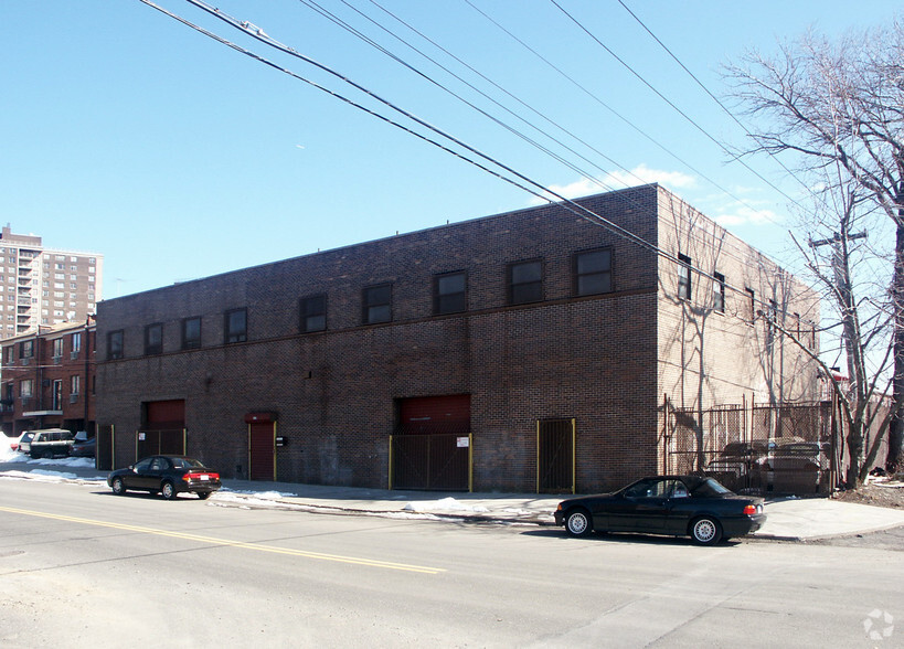 1930 Adee Ave, Bronx, NY for sale - Primary Photo - Image 2 of 10