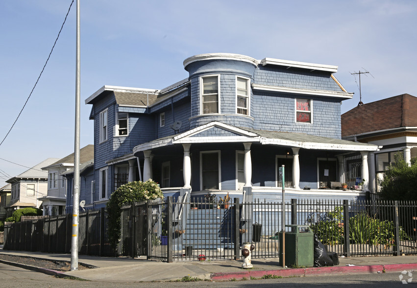 3251 Martin Luther King Jr Way, Oakland, CA for sale - Primary Photo - Image 1 of 1