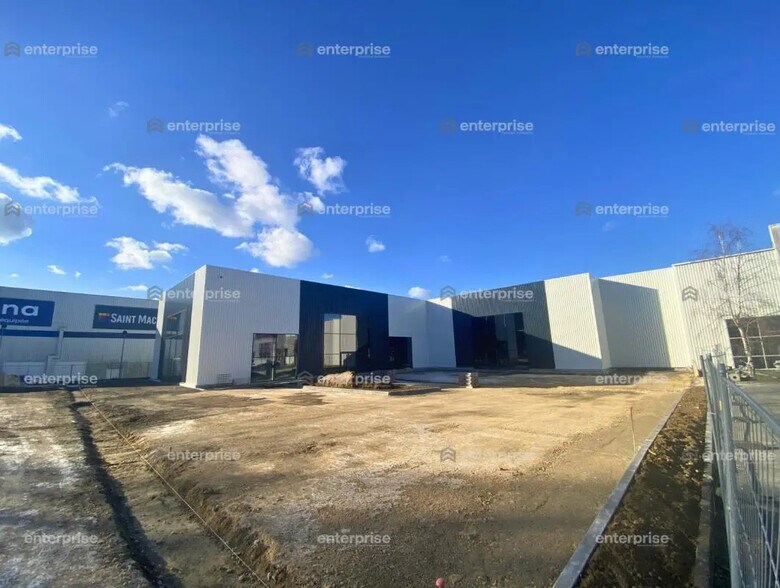 Retail in Saint-Maximin for lease - Building Photo - Image 3 of 3