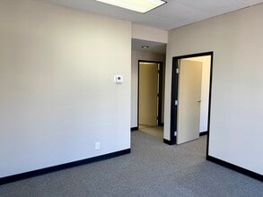 127 Business Center Dr, Corona, CA for lease Interior Photo- Image 2 of 5