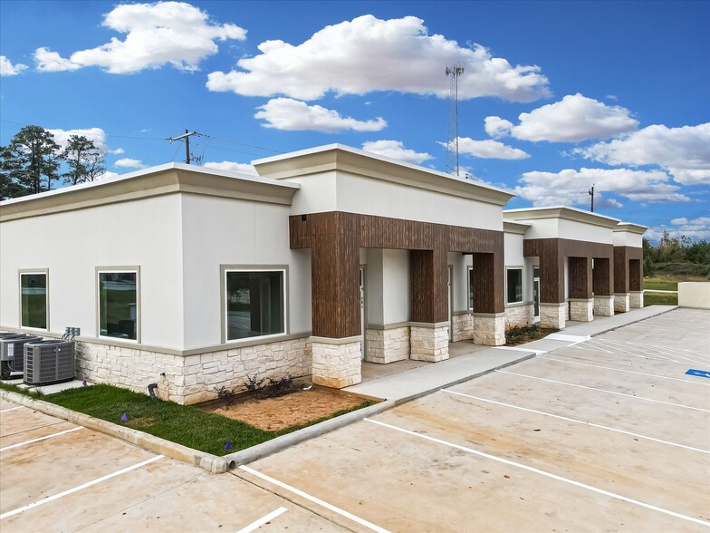 14547 Lake Business Dr, Conroe, TX for lease - Building Photo - Image 1 of 17