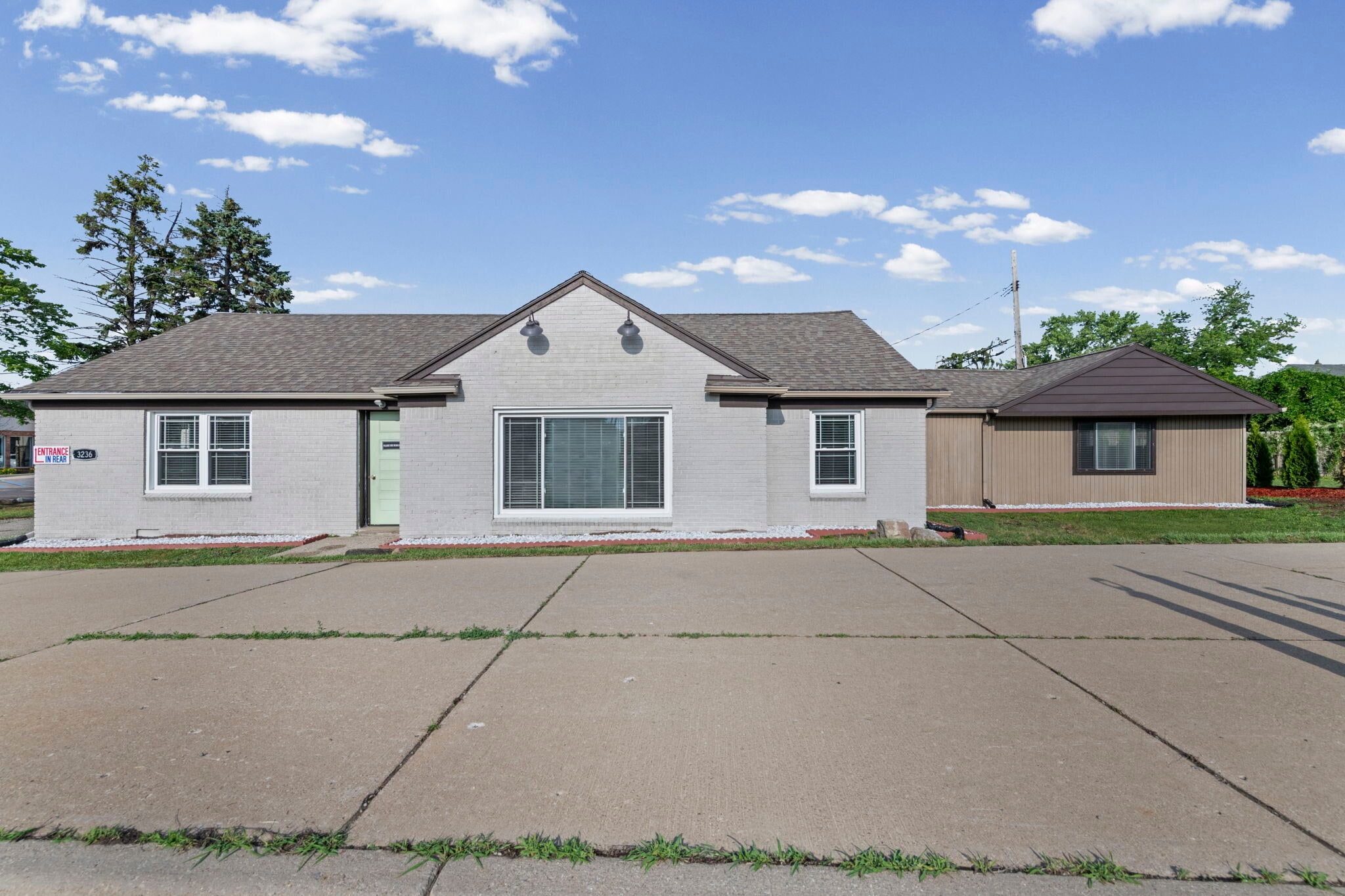 3236 Rochester Rd, Troy, MI for lease Building Photo- Image 1 of 14
