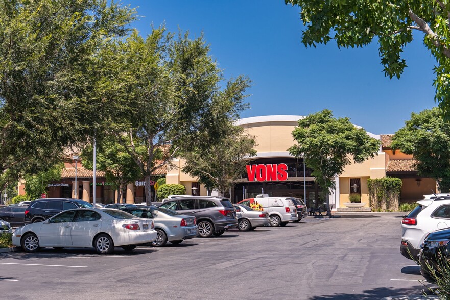 2902-2950 Tapo Canyon Rd, Simi Valley, CA for lease - Building Photo - Image 1 of 4