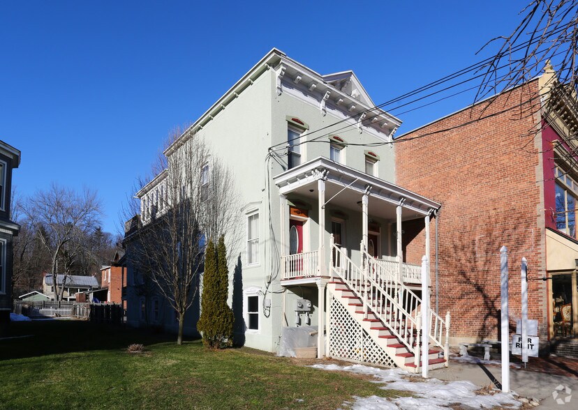 215 Milton Ave, Ballston Spa, NY 12020