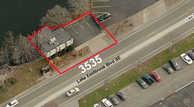 3535 Lake Eastbrook Blvd SE, Grand Rapids, MI - aerial  map view