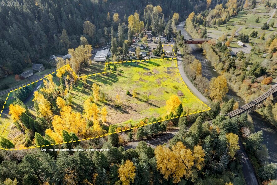 Westfir Oakridge Rd, Westfir, OR for sale - Building Photo - Image 1 of 1