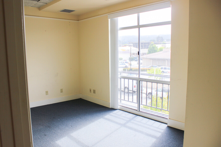 409 Washington St, Monterey, CA for lease - Interior Photo - Image 2 of 24