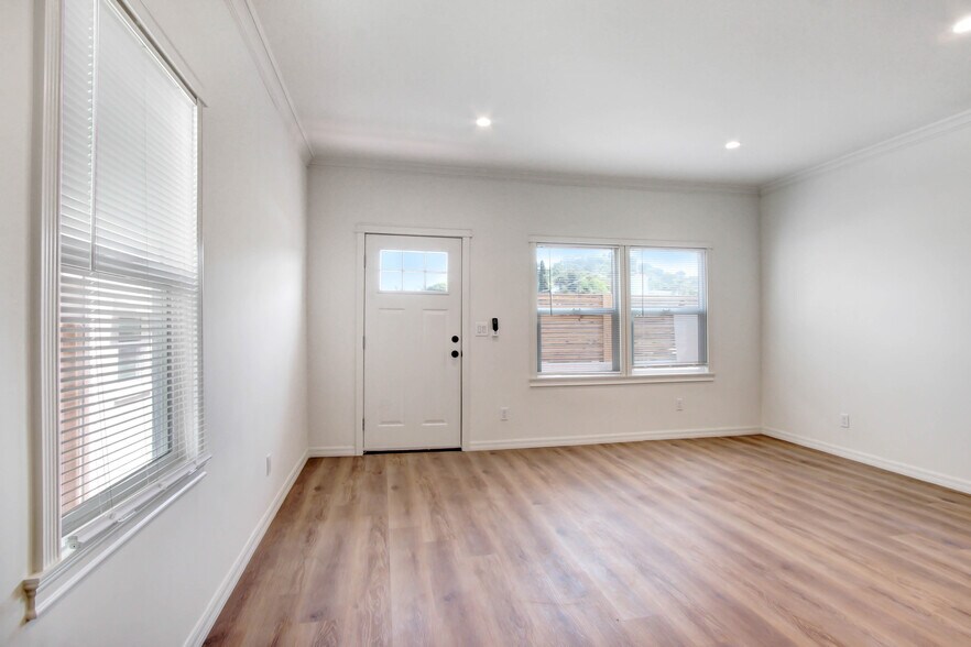 3814 W Sunset Blvd, Los Angeles, CA for sale - Building Photo - Image 3 of 29