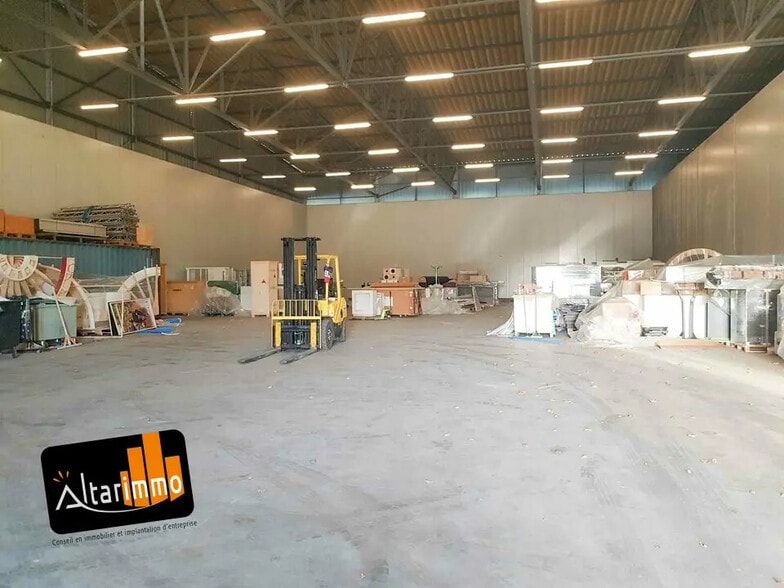 Industrial in Gellainville for lease - Interior Photo - Image 2 of 3