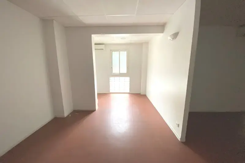 Office in Montpellier for lease Interior Photo- Image 1 of 6