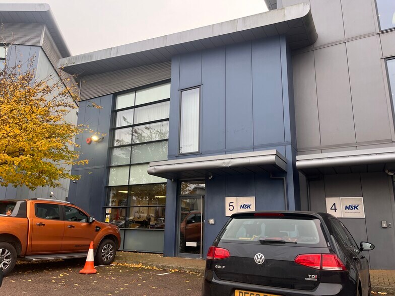 Whittle Way, Stevenage for lease - Building Photo - Image 2 of 4