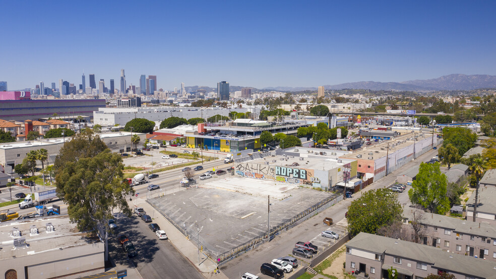 1308 S Soto St, Los Angeles, CA for lease - Building Photo - Image 3 of 4