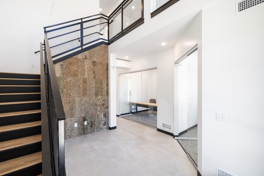 1086 W Wasatch Spring Rd, Kamas, UT for sale - Interior Photo - Image 1 of 8