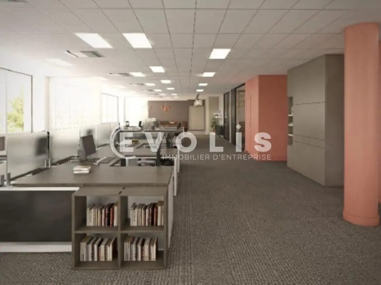 18 Rue Grange Dame Rose, Vélizy-Villacoublay for lease - Interior Photo - Image 2 of 39