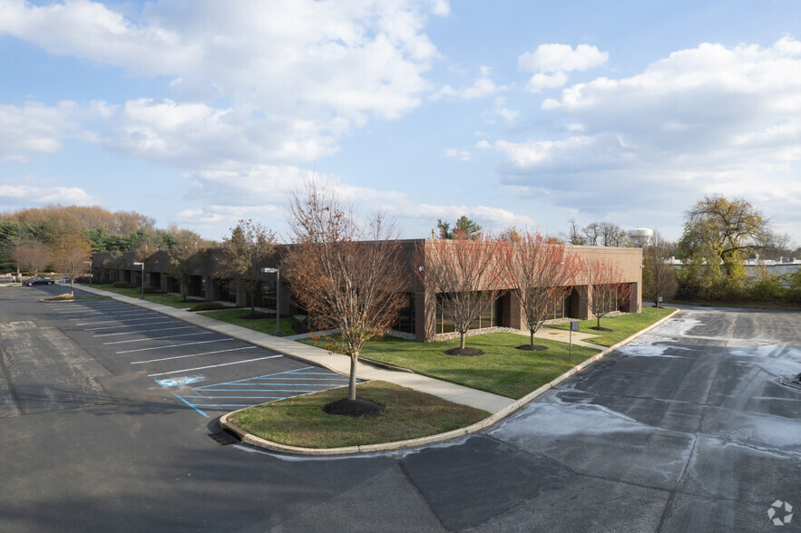 11000 Commerce Pky, Mount Laurel, NJ for lease - Building Photo - Image 3 of 7