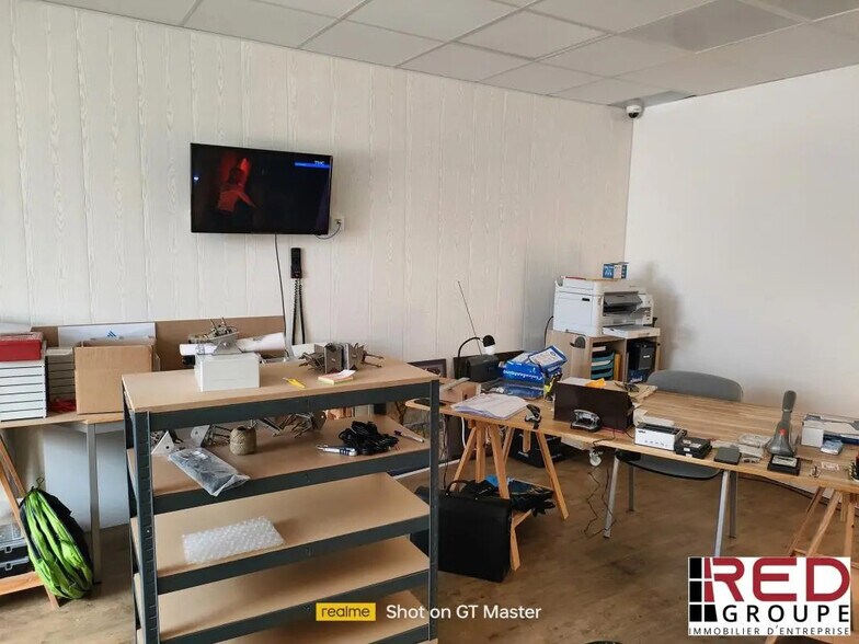 Office in Meyreuil for sale - Building Photo - Image 3 of 5