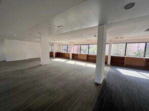Office in Ivry-sur-Seine for lease Building Photo- Image 2 of 5