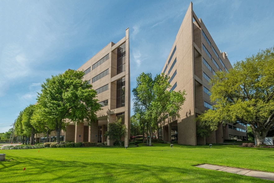 3663 N Sam Houston Pky E, Houston, TX for sale - Building Photo - Image 3 of 48