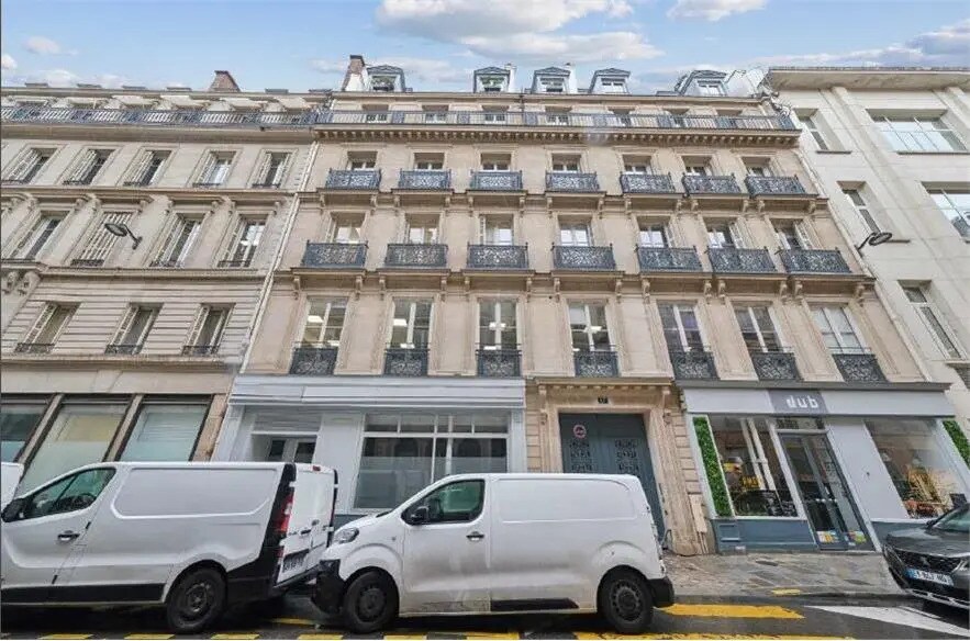 Office in Paris for lease Building Photo- Image 1 of 17