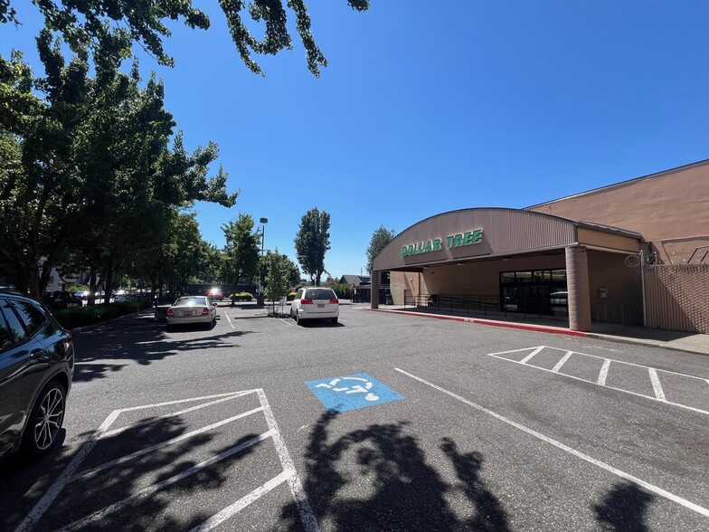 1815 NE 43rd Ave, Portland, OR for lease - Building Photo - Image 1 of 13