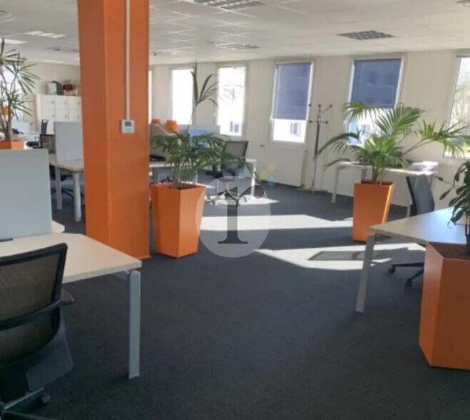 Office in Béthune for lease - Interior Photo - Image 3 of 5