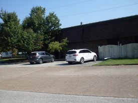 709 Oak Hill Rd, Evansville IN - Warehouse