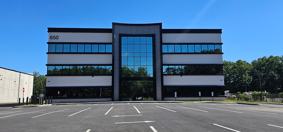 650 James St, Lakewood, NJ for lease - Building Photo - Image 1 of 6