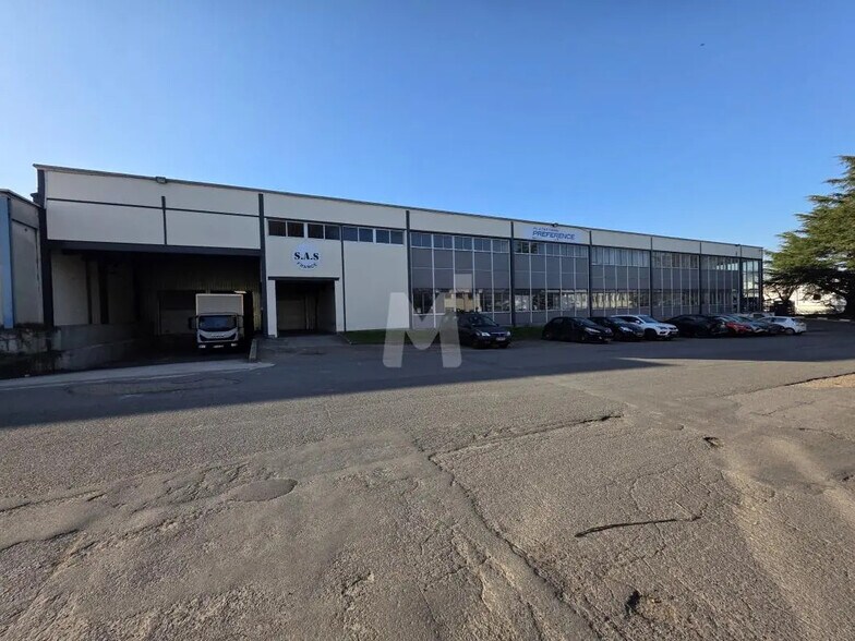 Industrial in Villebon-sur-Yvette for lease - Building Photo - Image 1 of 11
