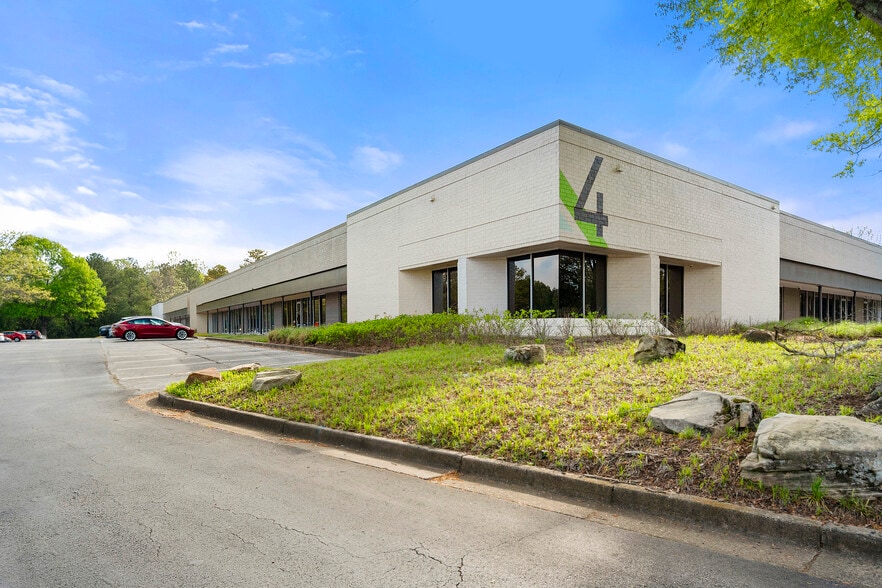 8601 Dunwoody Pl, Sandy Springs, GA for lease - Building Photo - Image 2 of 13