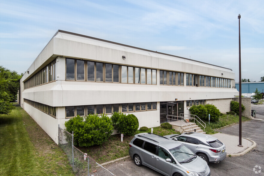 120 Industrial Ave, Little Ferry, NJ for lease - Building Photo - Image 1 of 5