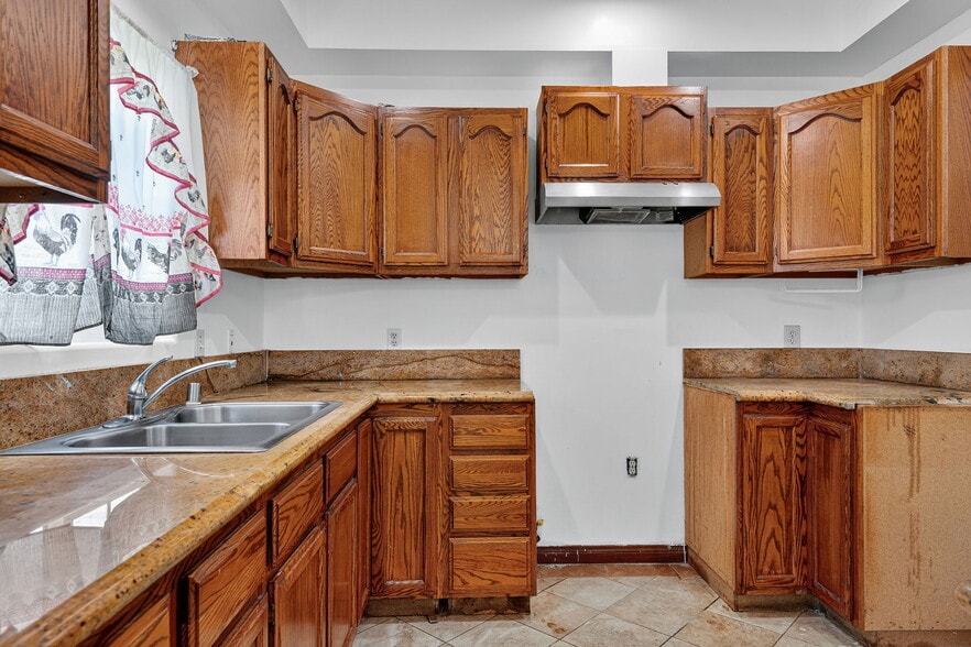 400 N Hayes Ave, Oxnard, CA for sale - Building Photo - Image 3 of 27