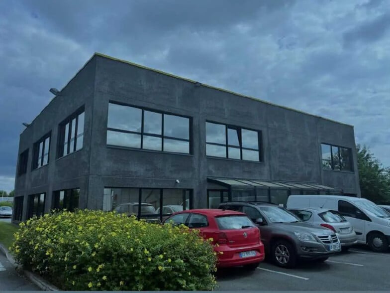 Flex in Carvin for lease - Building Photo - Image 1 of 3