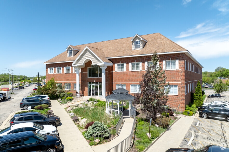 912 Northwest Hwy, Fox River Grove, IL for sale - Primary Photo - Image 1 of 73