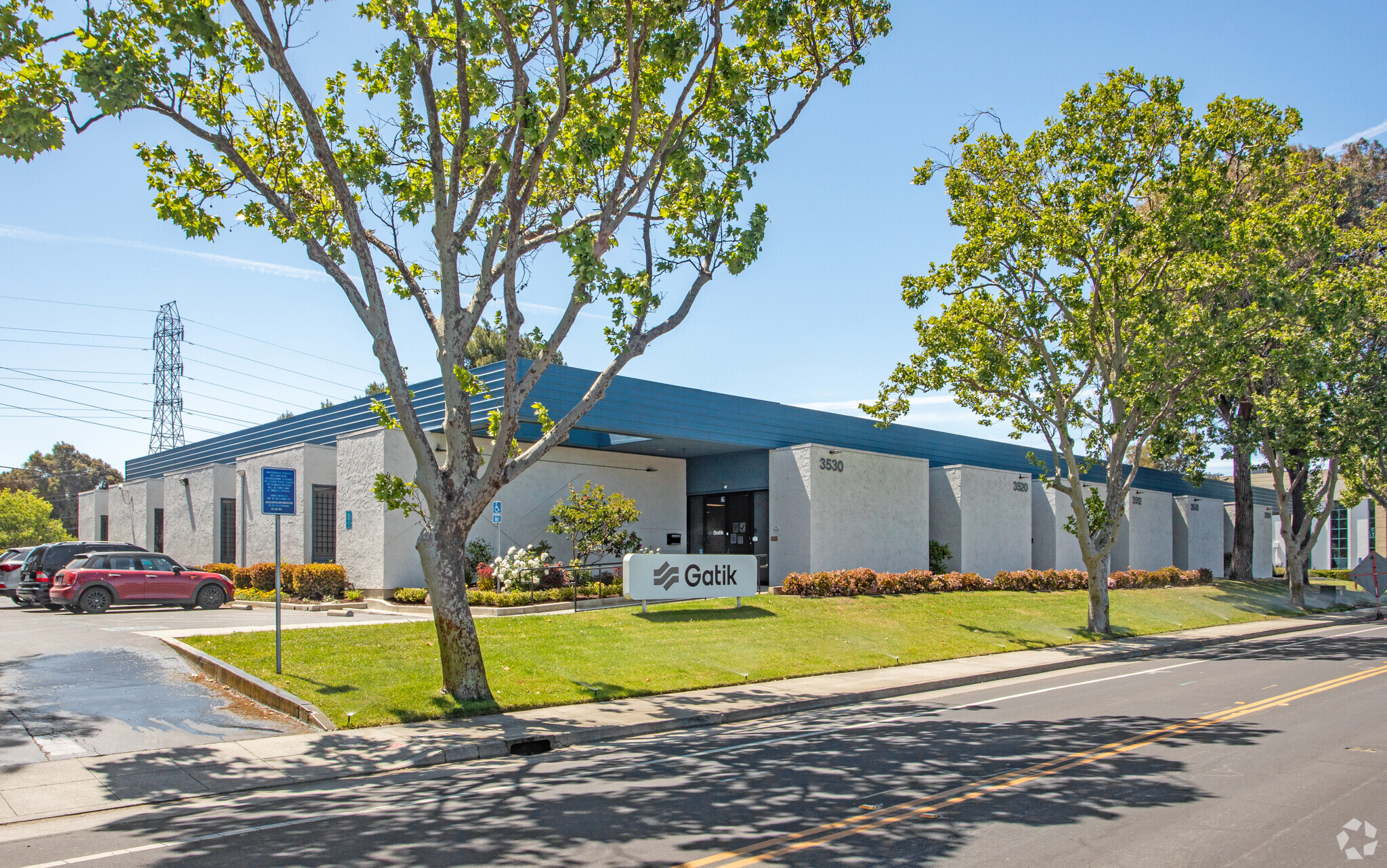 3500-3550 W Bayshore Rd, Palo Alto, CA for lease Primary Photo- Image 1 of 6