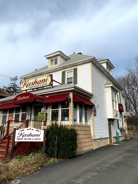 512 Oswego St, Liverpool, NY for sale - Building Photo - Image 1 of 1