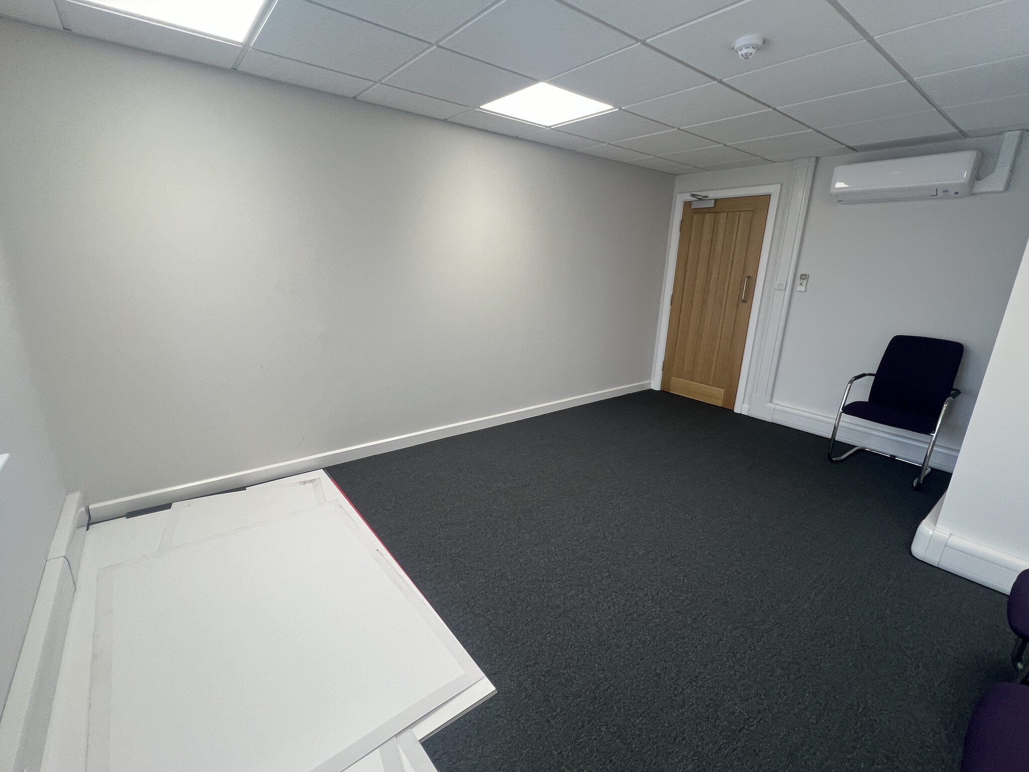 Wood Lane, Bell Hill, Leeds for lease Interior Photo- Image 1 of 6