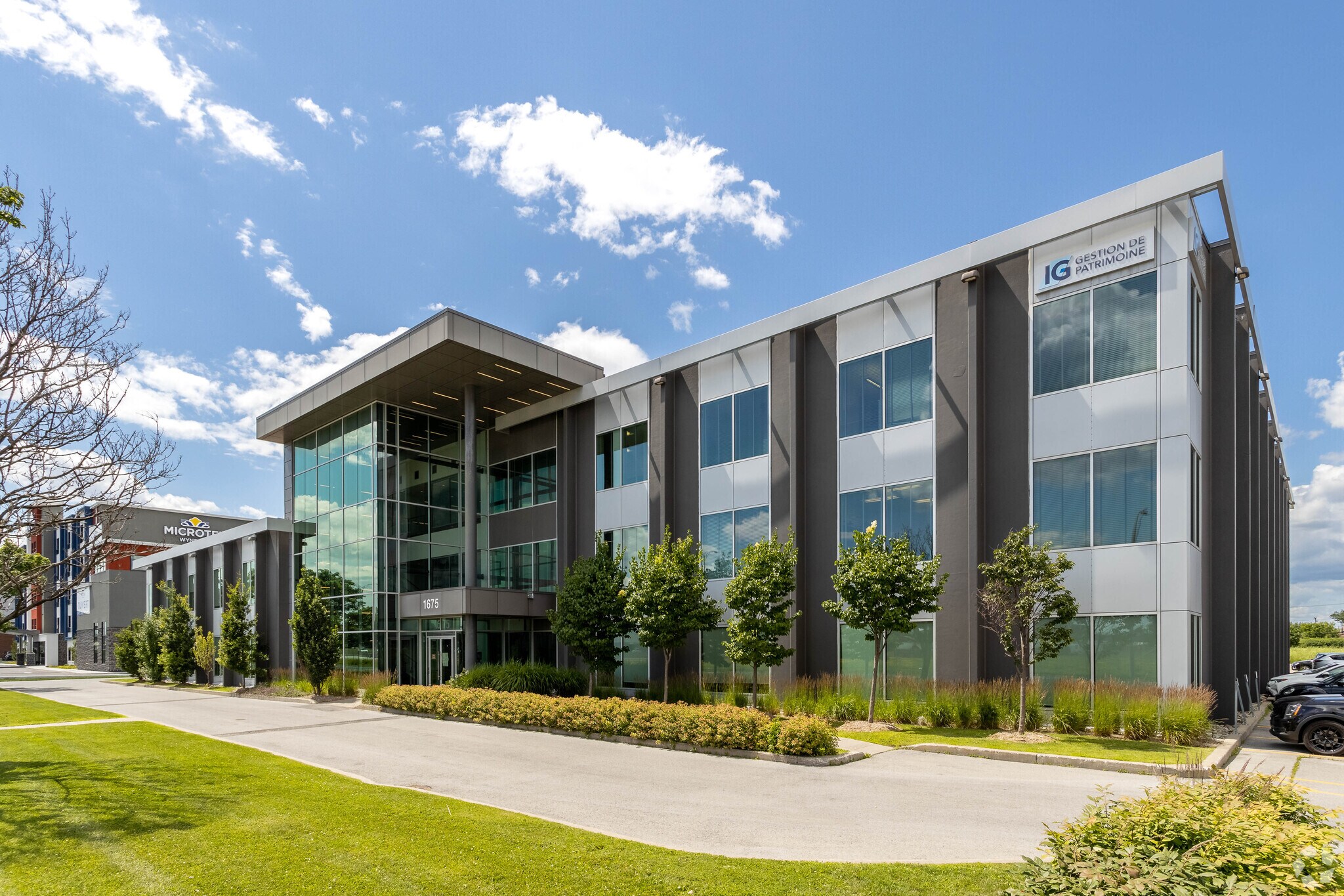 1675 Hwy Trans-Canada, Dorval, QC for lease Primary Photo- Image 1 of 5