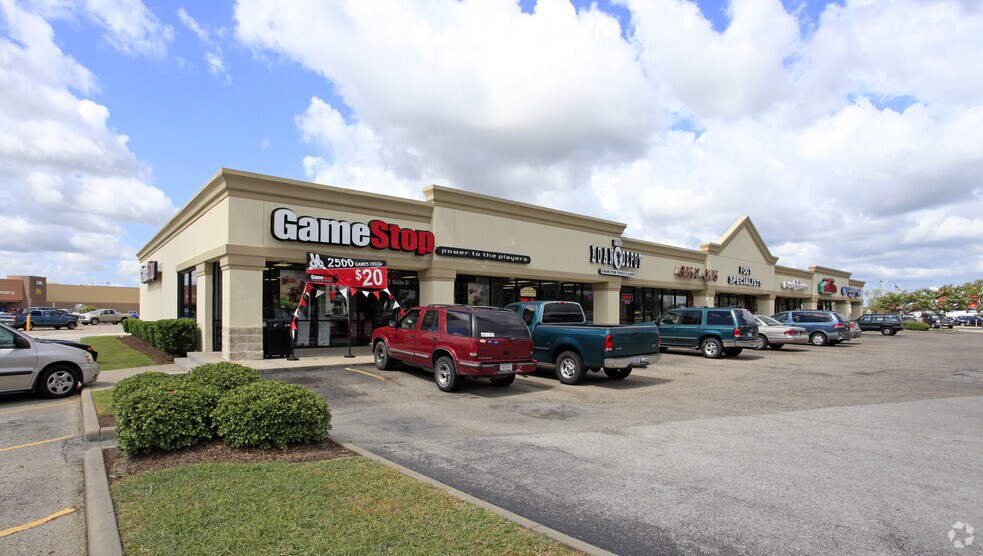 121C Highway 332 W, Lake Jackson, TX for sale - Building Photo - Image 1 of 1