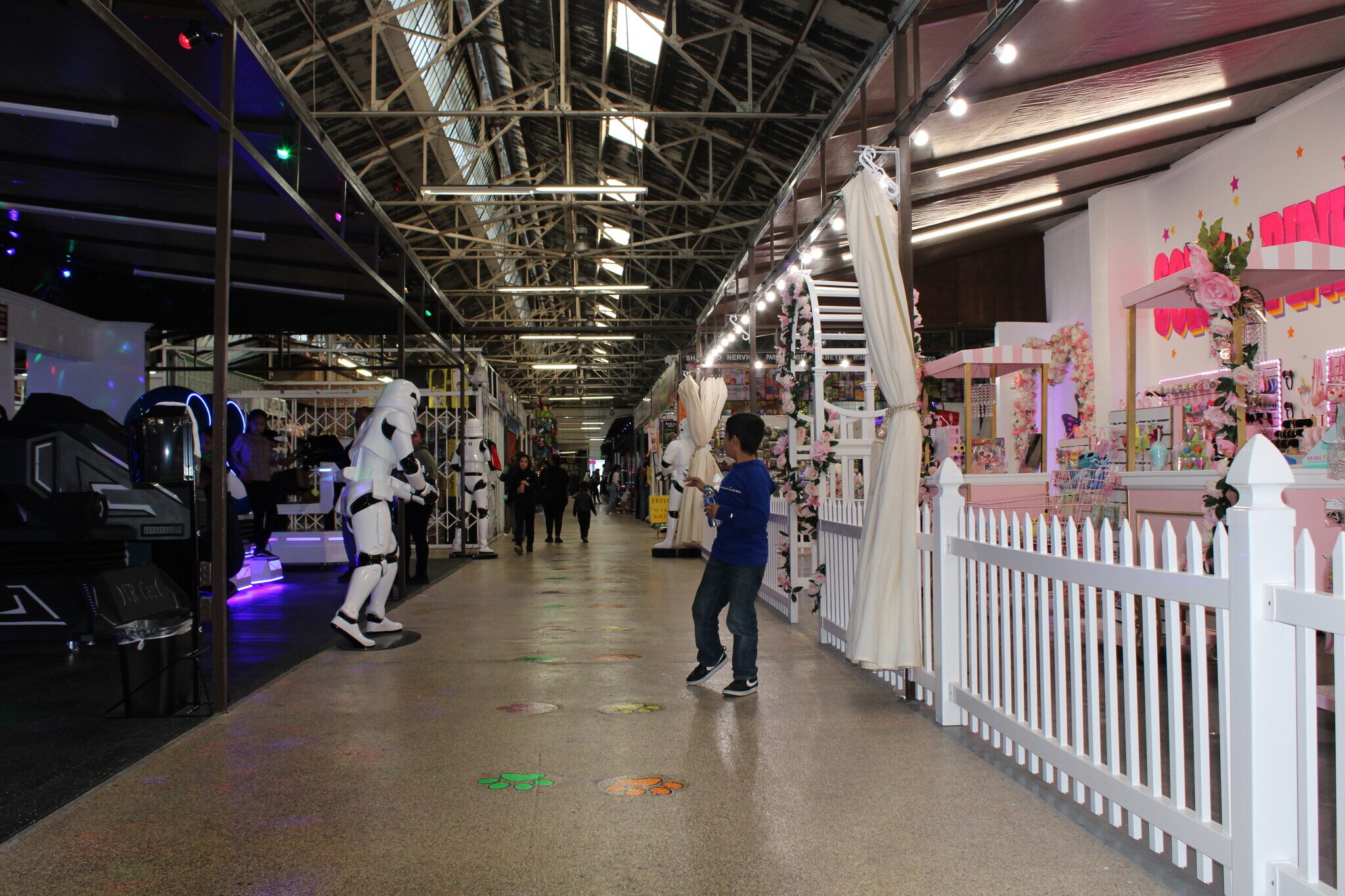 19011911 E Gage Ave, Los Angeles, CA 90001 INDOOR MALL / SWAP MEET