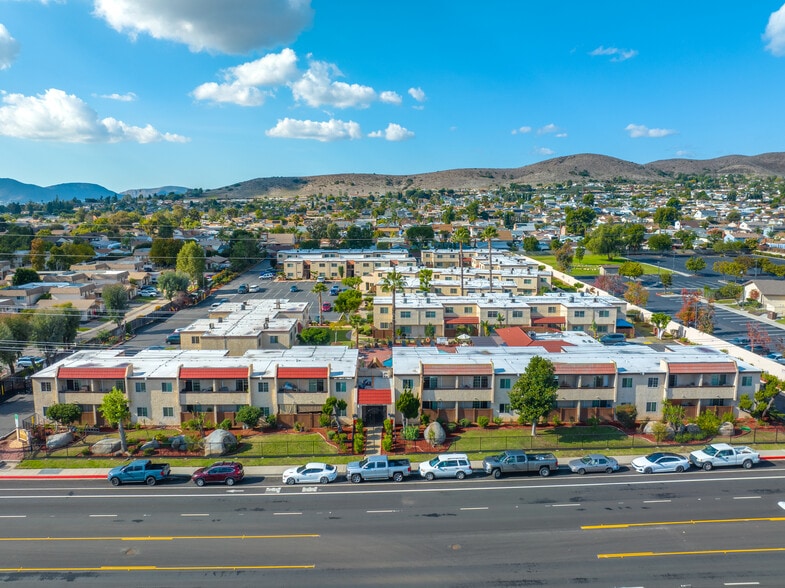 10032 N Magnolia Ave, Santee, CA for sale - Building Photo - Image 2 of 16