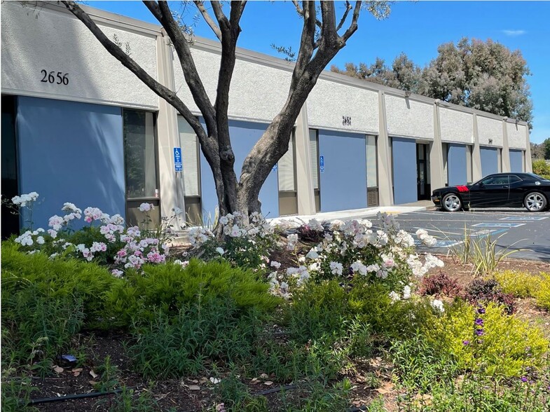 2650-2656 E Bayshore Rd, Palo Alto, CA for lease - Building Photo - Image 1 of 1