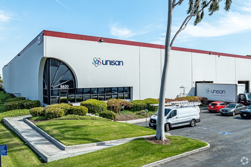 5630-5678 Bandini Blvd, Bell, CA for lease - Building Photo - Image 1 of 8